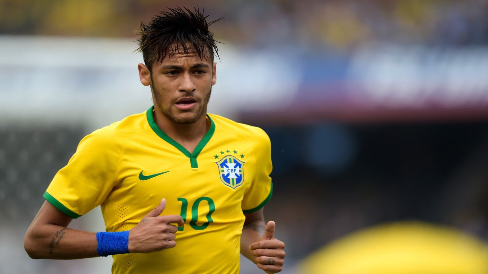 传奇“中场指挥官”揭秘：他们的战术艺术，传奇中场全集